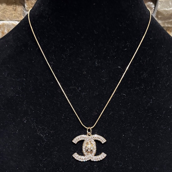 Elegant Gold Necklace with CC Crystal Turnlock pendant
